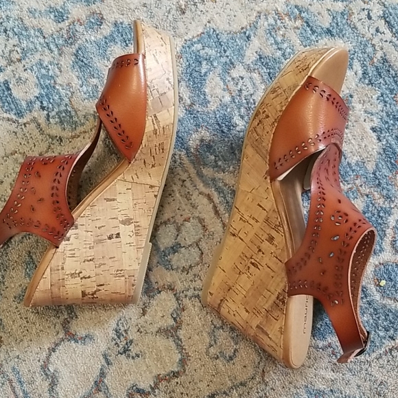 Sandals - Picture 5 of 6